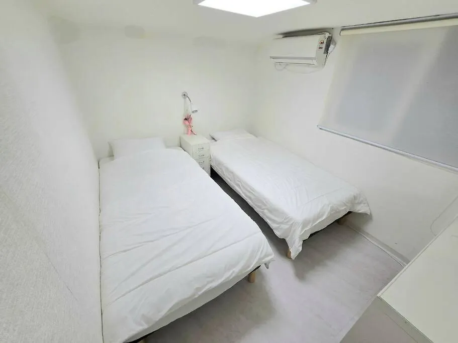 Stop Stop Seoul Apartment